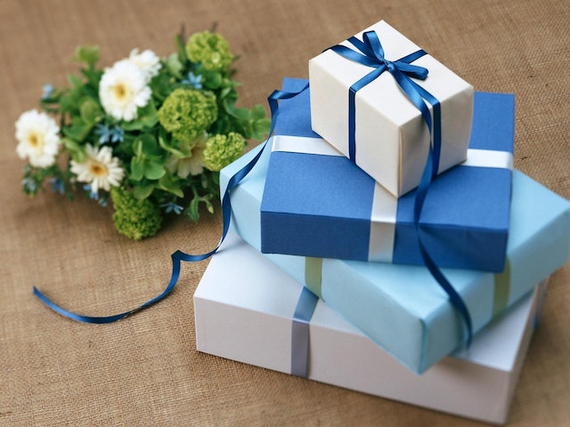 Kebijakan Layanan JASTIO (Jasa Titip Kado) Indoinvite